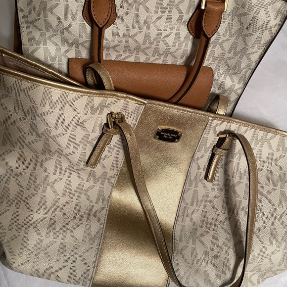 Michael Kors Handbags - 2 Michael kors bags